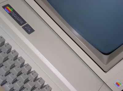 A photo of an Apple IIe.